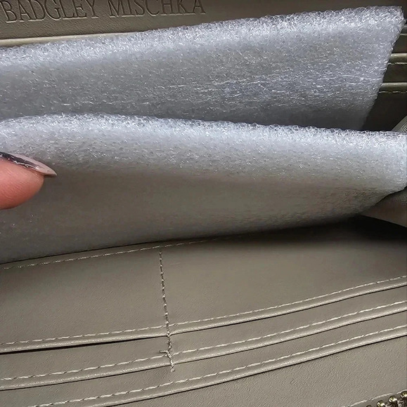 Badgley Mischka wallet w/ large gold studs NWT - Picture 3 of 4